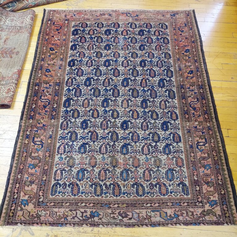 The difference between handmade and machine-made rugs